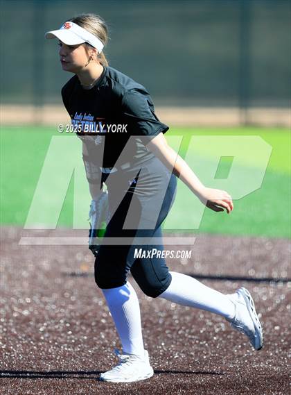 Thumbnail 2 in Grand Saline vs Community photogallery.