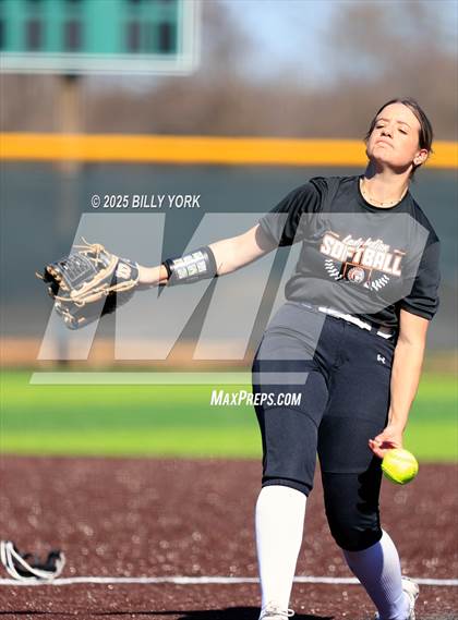 Thumbnail 2 in Grand Saline vs Community photogallery.