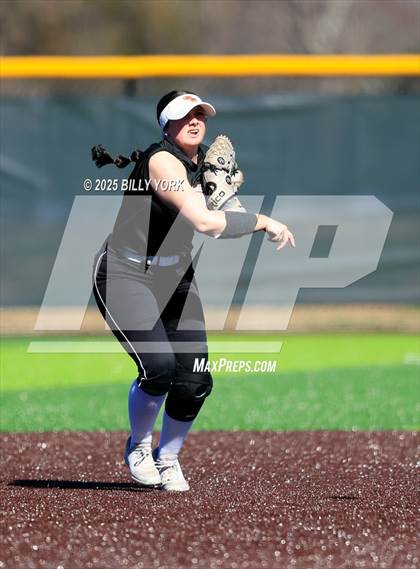 Thumbnail 1 in Grand Saline vs Community photogallery.