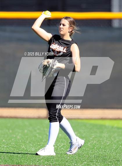 Thumbnail 3 in Grand Saline vs Community photogallery.