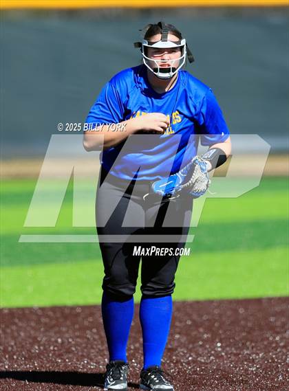 Thumbnail 1 in Grand Saline vs Community photogallery.