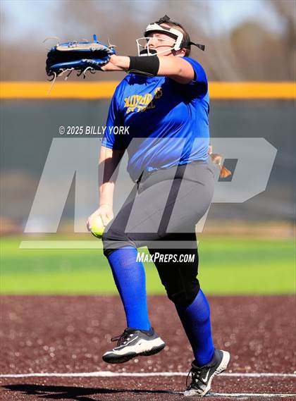 Thumbnail 2 in Grand Saline vs Community photogallery.