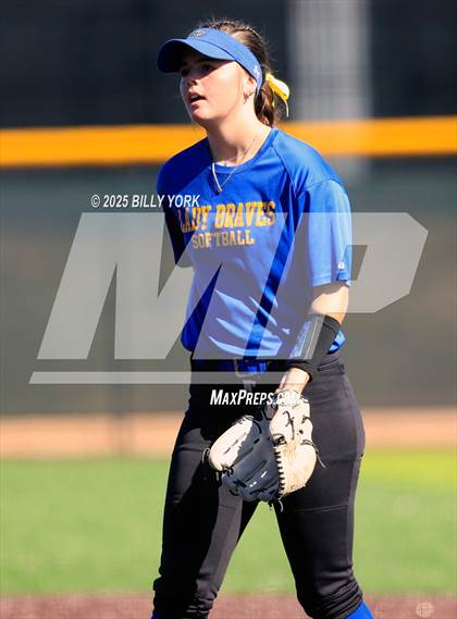 Thumbnail 2 in Grand Saline vs Community photogallery.