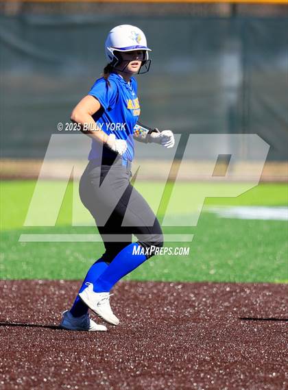 Thumbnail 2 in Grand Saline vs Community photogallery.