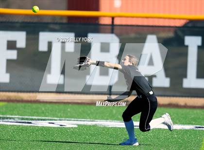 Thumbnail 3 in Grand Saline vs Community photogallery.