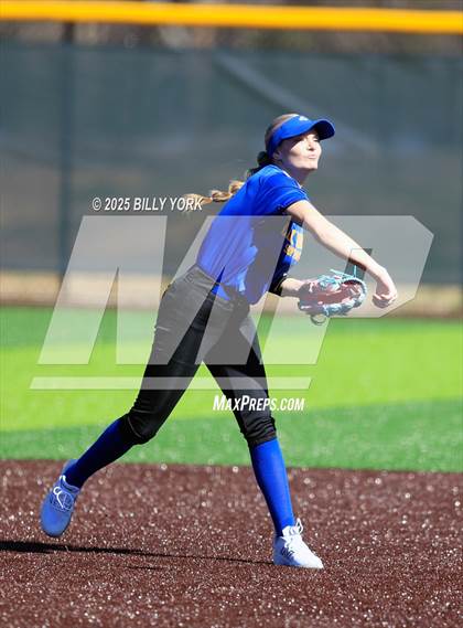 Thumbnail 3 in Grand Saline vs Community photogallery.