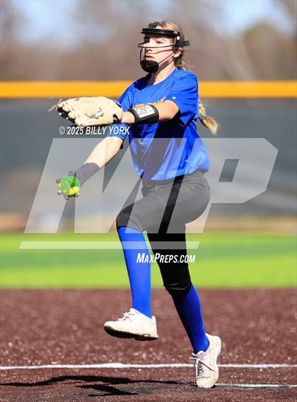 Thumbnail 1 in Grand Saline vs Community photogallery.