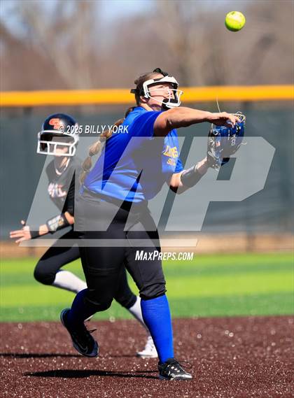 Thumbnail 1 in Grand Saline vs Community photogallery.