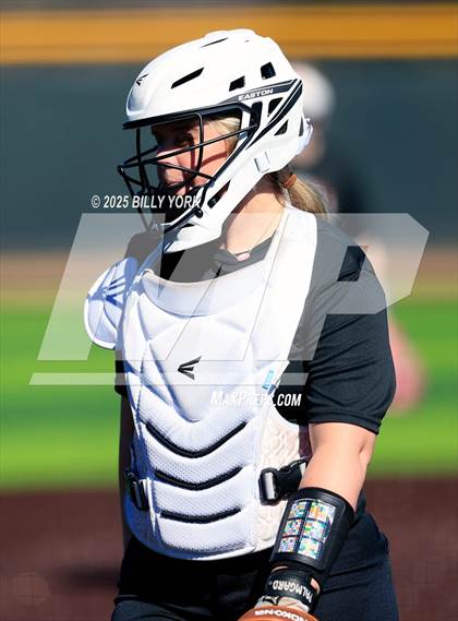 Thumbnail 2 in Grand Saline vs Community photogallery.
