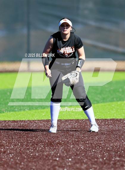 Thumbnail 2 in Grand Saline vs Community photogallery.