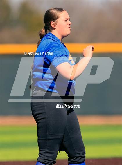Thumbnail 1 in Grand Saline vs Community photogallery.