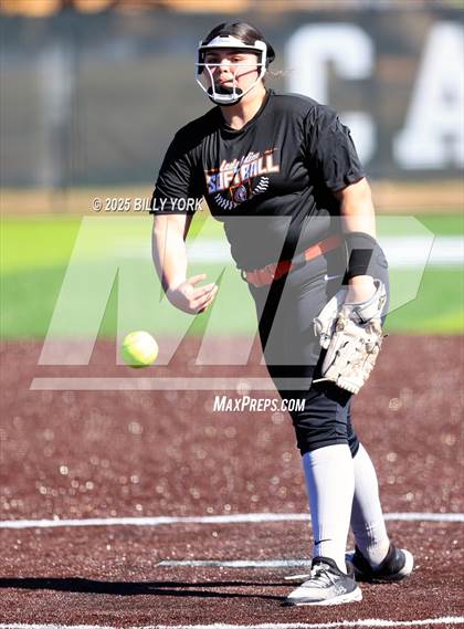 Thumbnail 2 in Grand Saline vs Community photogallery.