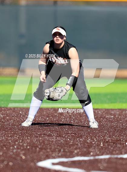 Thumbnail 2 in Grand Saline vs Community photogallery.