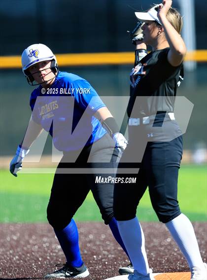 Thumbnail 2 in Grand Saline vs Community photogallery.