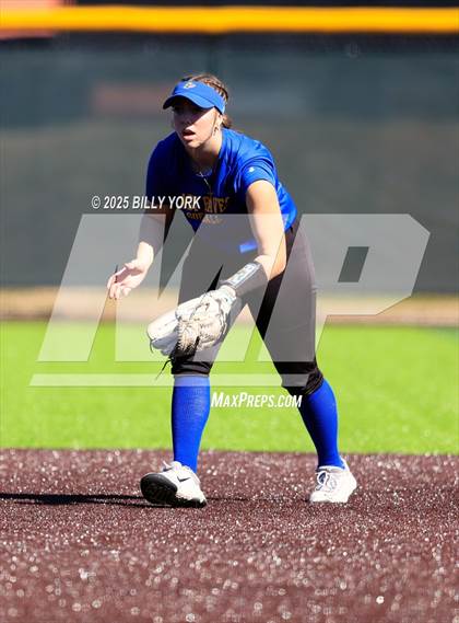 Thumbnail 1 in Grand Saline vs Community photogallery.