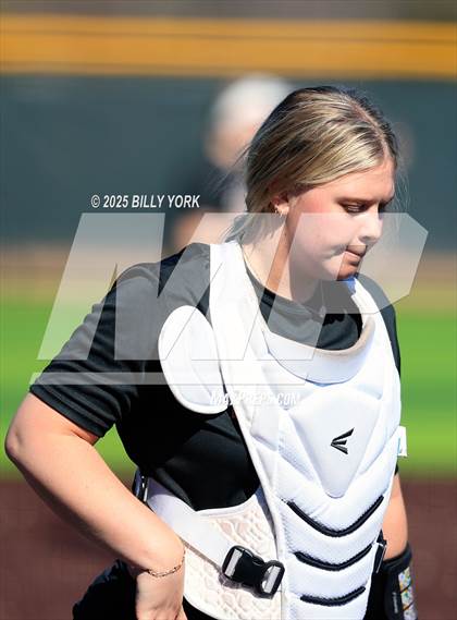 Thumbnail 2 in Grand Saline vs Community photogallery.