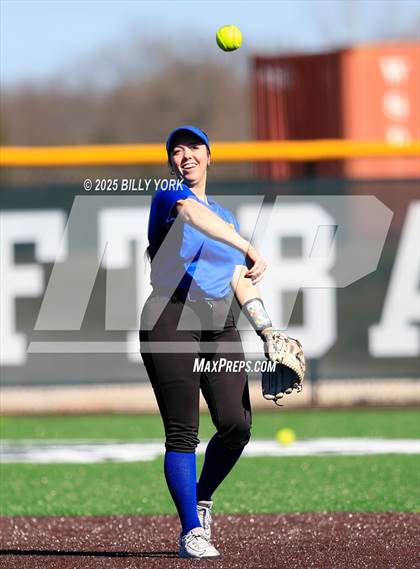 Thumbnail 2 in Grand Saline vs Community photogallery.