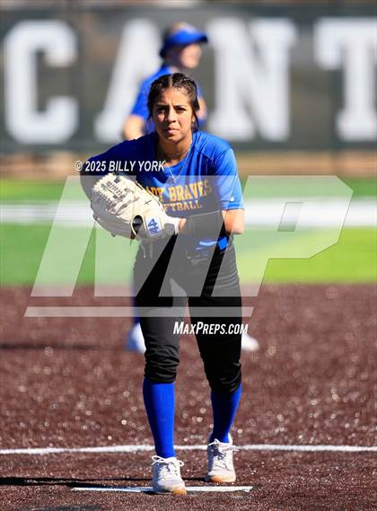 Thumbnail 2 in Grand Saline vs Community photogallery.