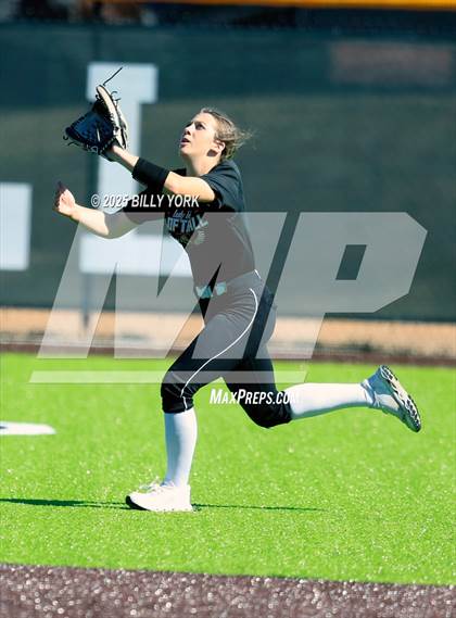 Thumbnail 2 in Grand Saline vs Community photogallery.