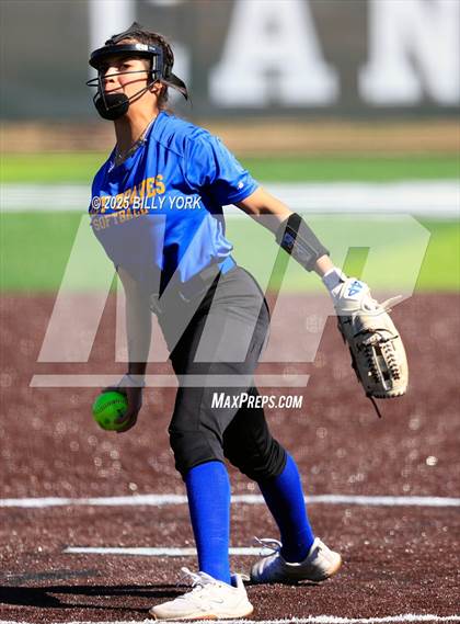 Thumbnail 1 in Grand Saline vs Community photogallery.