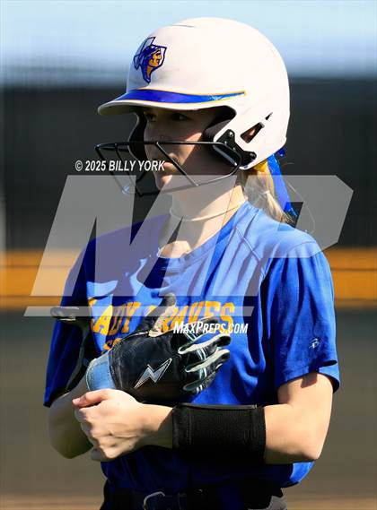 Thumbnail 3 in Grand Saline vs Community photogallery.