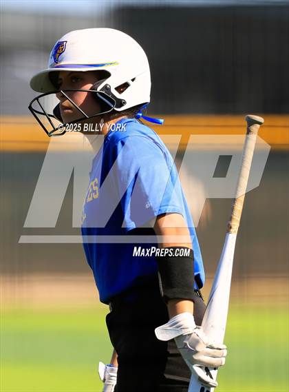 Thumbnail 1 in Grand Saline vs Community photogallery.