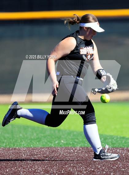 Thumbnail 1 in Grand Saline vs Community photogallery.