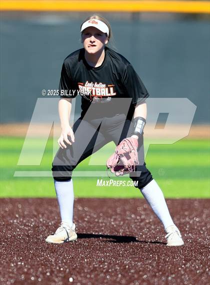 Thumbnail 2 in Grand Saline vs Community photogallery.