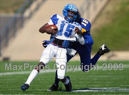Thumbnail 2 in Tyler vs. Klein (Texas 5A Region 2 Playoffs) photogallery.