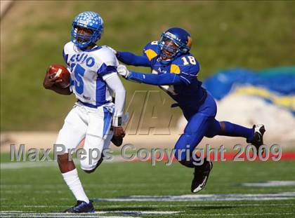 Thumbnail 1 in Tyler vs. Klein (Texas 5A Region 2 Playoffs) photogallery.