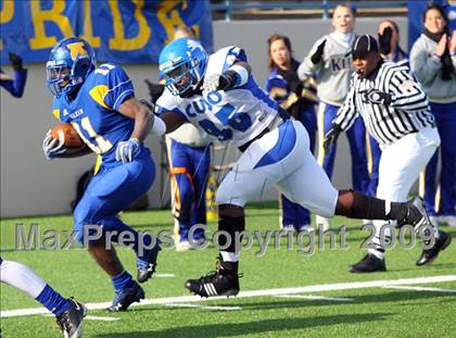 Thumbnail 1 in Tyler vs. Klein (Texas 5A Region 2 Playoffs) photogallery.