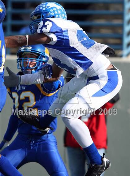 Thumbnail 2 in Tyler vs. Klein (Texas 5A Region 2 Playoffs) photogallery.