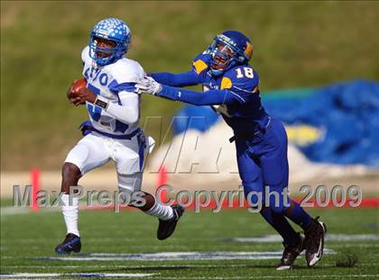 Thumbnail 3 in Tyler vs. Klein (Texas 5A Region 2 Playoffs) photogallery.