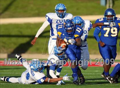 Thumbnail 3 in Tyler vs. Klein (Texas 5A Region 2 Playoffs) photogallery.