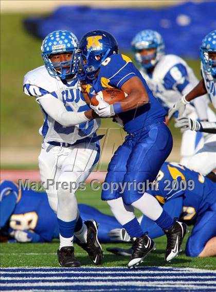 Thumbnail 2 in Tyler vs. Klein (Texas 5A Region 2 Playoffs) photogallery.
