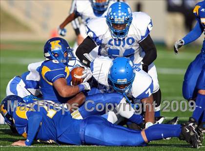 Thumbnail 2 in Tyler vs. Klein (Texas 5A Region 2 Playoffs) photogallery.
