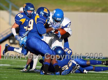 Thumbnail 2 in Tyler vs. Klein (Texas 5A Region 2 Playoffs) photogallery.