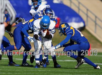 Thumbnail 2 in Tyler vs. Klein (Texas 5A Region 2 Playoffs) photogallery.