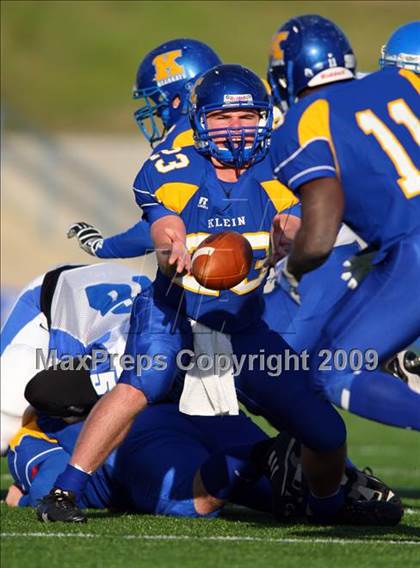 Thumbnail 3 in Tyler vs. Klein (Texas 5A Region 2 Playoffs) photogallery.