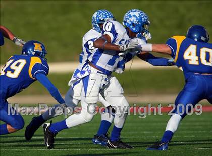 Thumbnail 3 in Tyler vs. Klein (Texas 5A Region 2 Playoffs) photogallery.