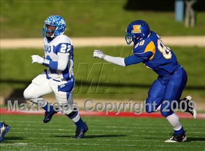 Thumbnail 3 in Tyler vs. Klein (Texas 5A Region 2 Playoffs) photogallery.