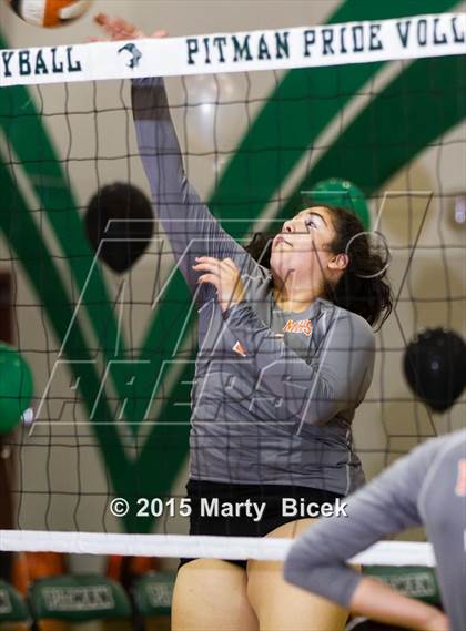 Thumbnail 2 in Pitman vs. Merced photogallery.