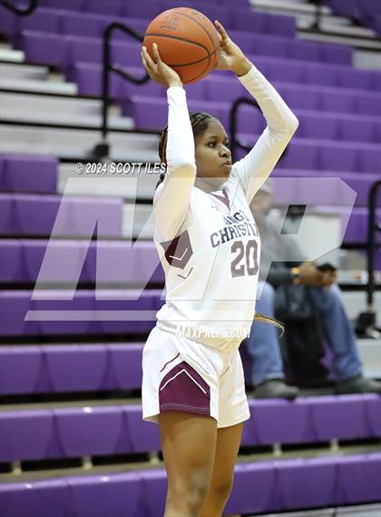 Thumbnail 3 in Kings Christian vs Badin (Classic in the City) photogallery.