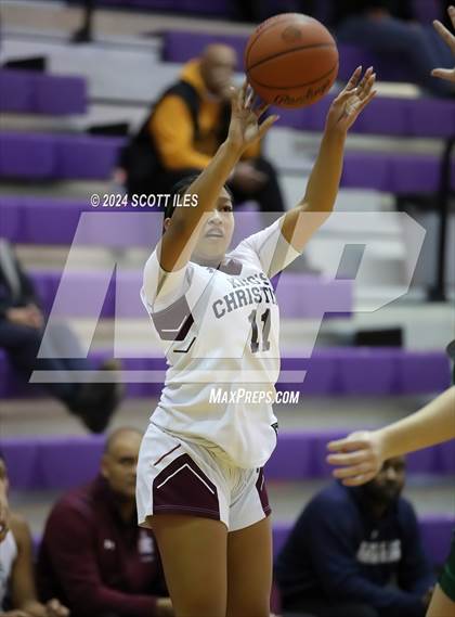Thumbnail 2 in Kings Christian vs Badin (Classic in the City) photogallery.