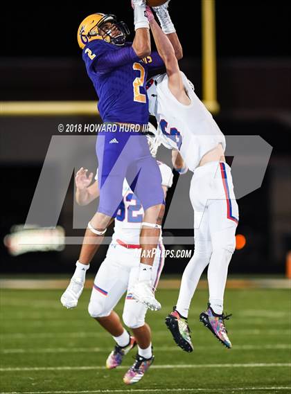 Thumbnail 1 in Godley vs. Graham (UIL 4A Division 2 Bi-District Playoff) photogallery.