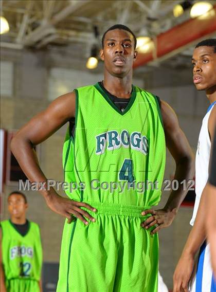 Thumbnail 2 in St. Bernard vs. Ribet Academy (CIF SS D5AA Final) photogallery.