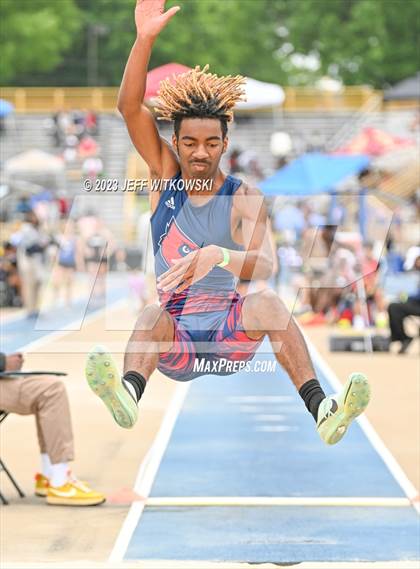 Thumbnail 2 in NCHSAA 1A State Track & Field Championship photogallery.