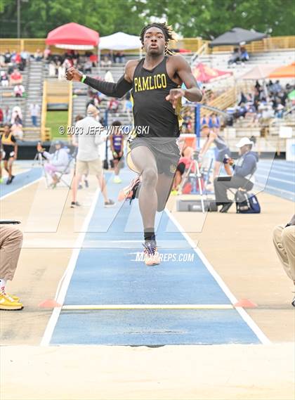 Thumbnail 1 in NCHSAA 1A State Track & Field Championship photogallery.