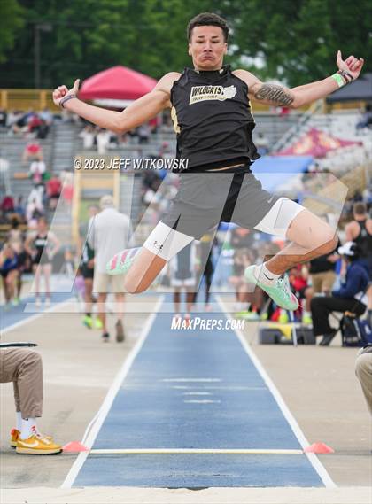 Thumbnail 1 in NCHSAA 1A State Track & Field Championship photogallery.