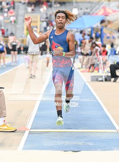 Thumbnail 2 in NCHSAA 1A State Track & Field Championship photogallery.